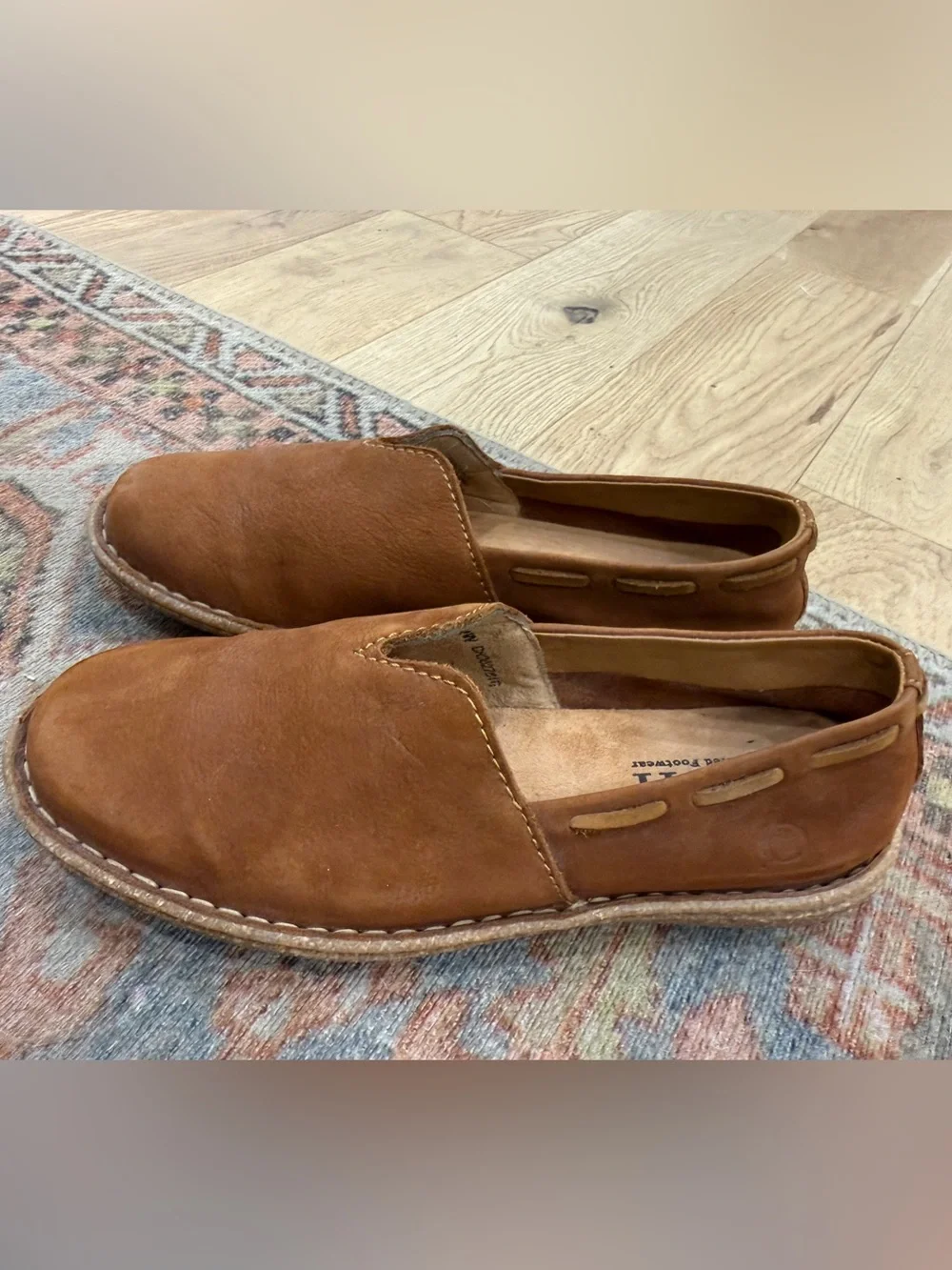 Born Naya slip-on Size 37